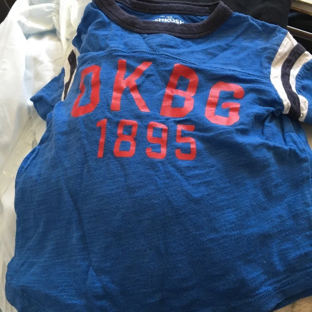 Boys Oshkosh t shirt 2 t